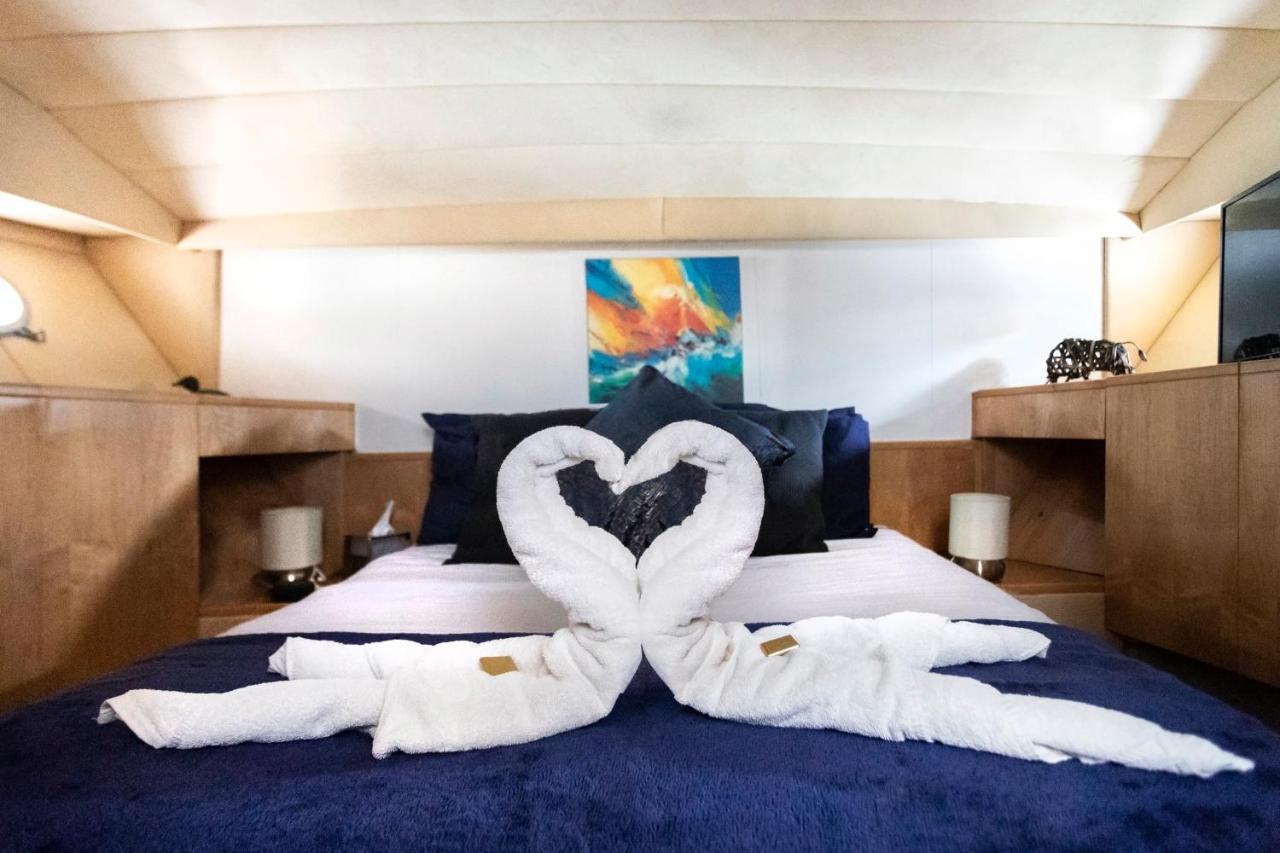 Eucala Motor Yacht Hotell East Molesey Eksteriør bilde